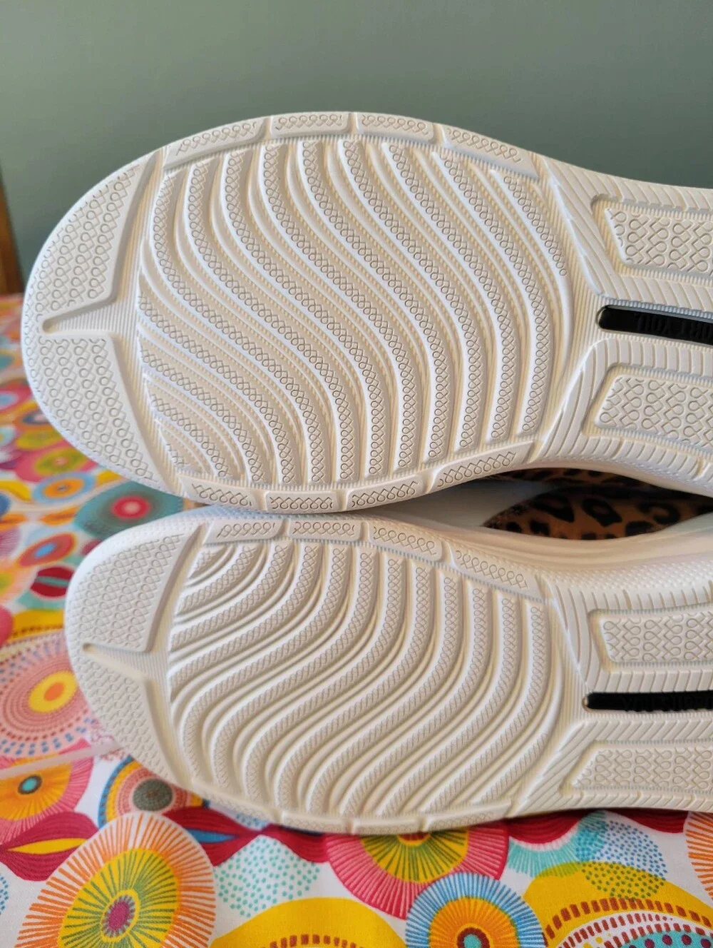 Clove Classic Shoes Sneakers  Leopard White Leopard Men's 11.5 Women's 13